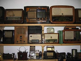 Alte Radios im Bauernmuseum Lanzenkirchen